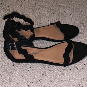 Chinese Laundry Black Sandals